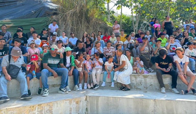 Aris Mining y alcaldías lanzan ‘Estrellas Azules’: Un programa para Antioquia y Caldas