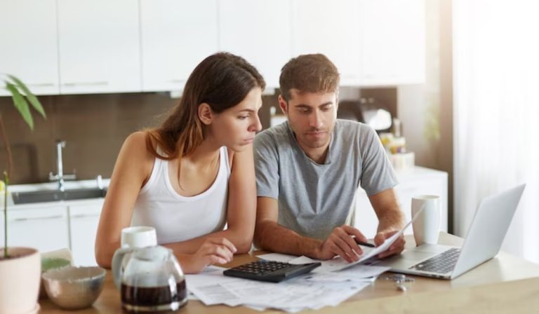 Siga estos consejos financieros para aplicar en pareja