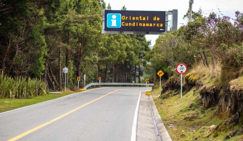 Vía Perimetral de Oriente de Bogotá