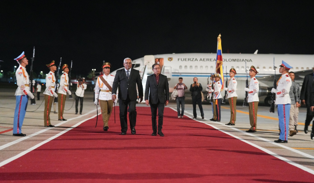 Presidente Petro llega a Cuba