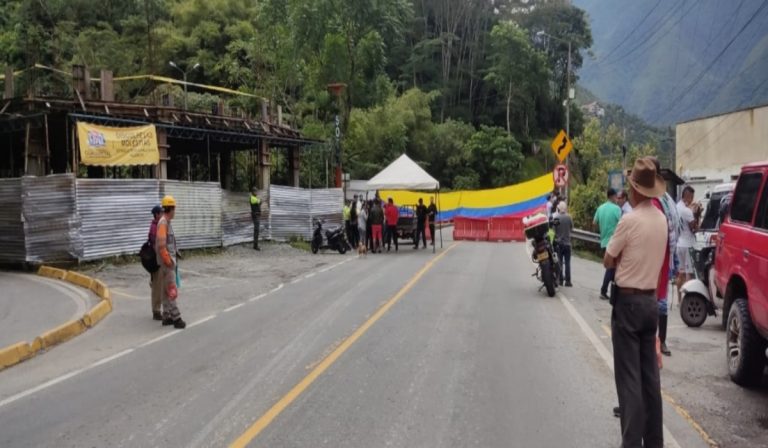 Vía Bogotá – Villavicencio vive nuevo cierre por protestas de comunidades