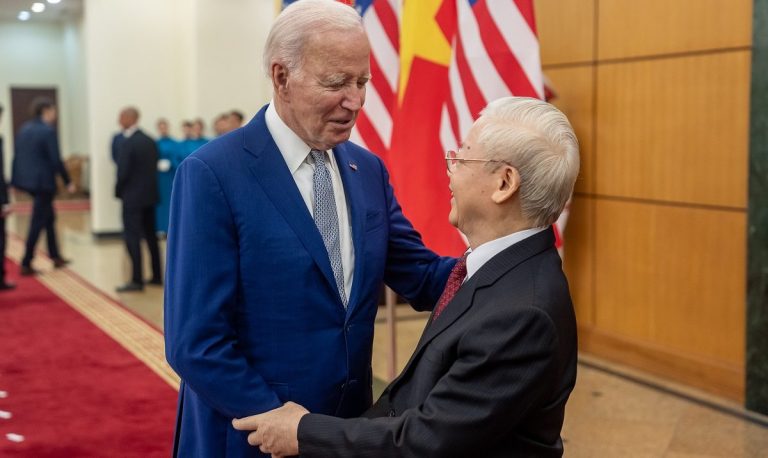 Estados Unidos y Vietnam firman alianza histórica sobre semiconductores y minerales