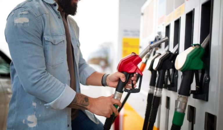 Siga estos consejos que le ayudarán a ahorrar gasolina al usar un vehículo