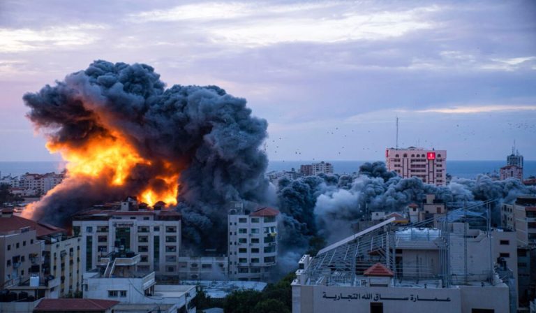 Ejército de Israel invade Gaza y aumentan bombardeos aéreos