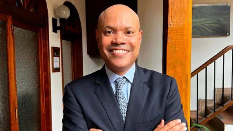 Juan Carlos Castro Lozano asume como nuevo director ejecutivo de Invest Pacific