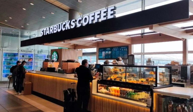 Starbucks está contratando en Colombia: analice a cuáles vacantes puede aplicar