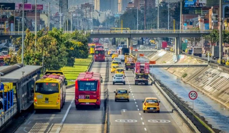 Paro de taxistas continúa en Bogotá bajo factor sorpresa, así está la movilidad