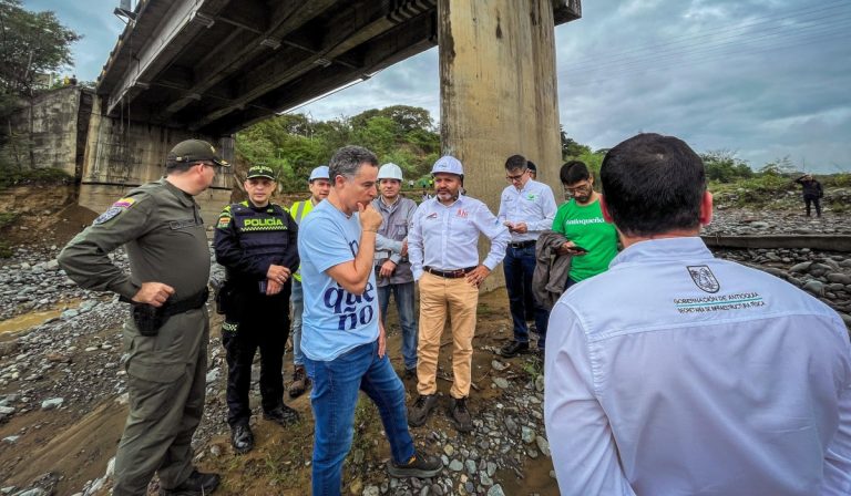 Vías alternas tras el colapso del puente Tonusco en Antioquia: gobernador presenta medidas