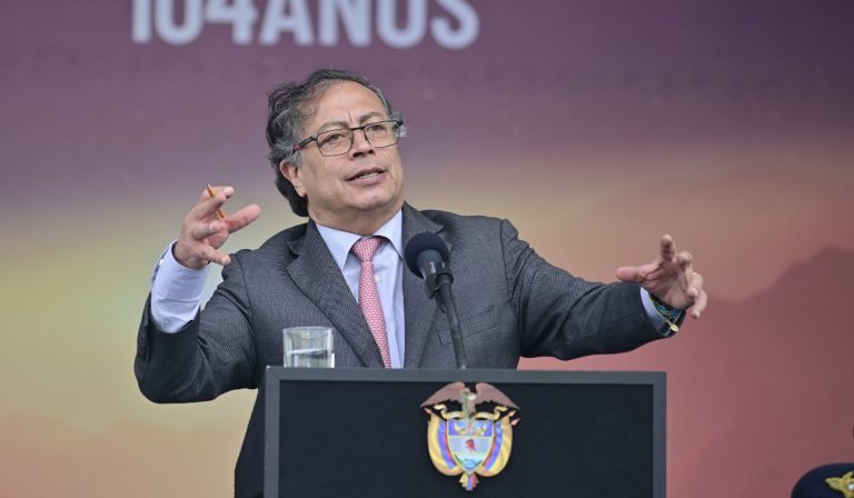 Petro critica la Regla Fiscal y dice que no debería mantenerse en Colombia