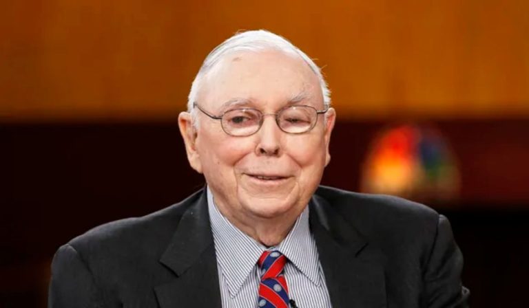 Murió Charlie Munger, mano derecha de Warren Buffett