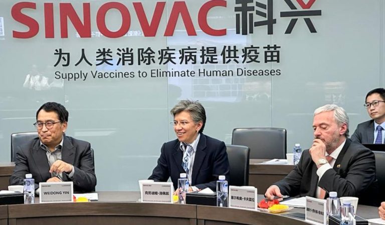 Bogotá cierra negociación con Sinovac para construir nueva fábrica de vacunas en Colombia