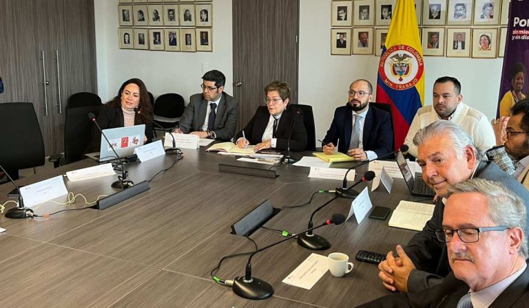Así está ambiente en nueva reunión para concertar incremento del salario mínimo Colombia 2024