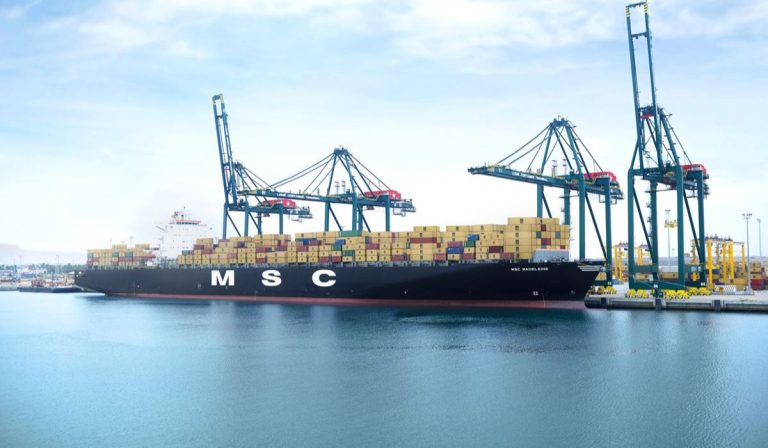 Empresas y petroleras suspenden comercio marítimo ante ataques en el Mar Rojo