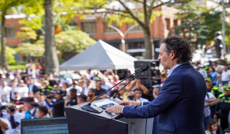 “No castigue a Medellín y Antioquia”: Federico Gutiérrez a Gustavo Petro en primer discurso como alcalde