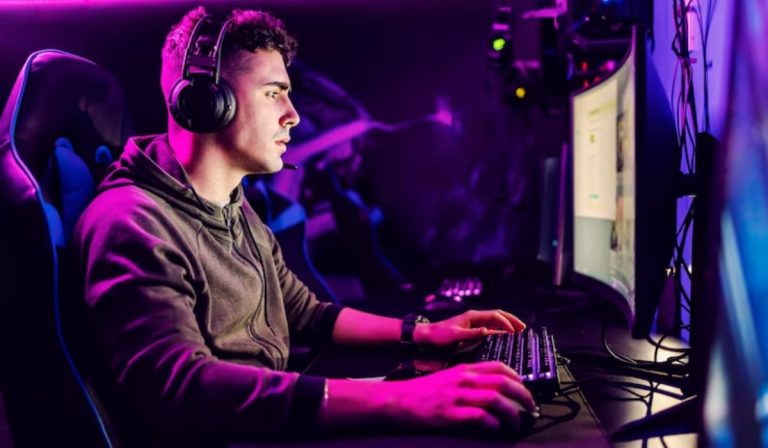 Movistar y South Gaming Group firman alianza para mejorar la experiencia gamer en Colombia