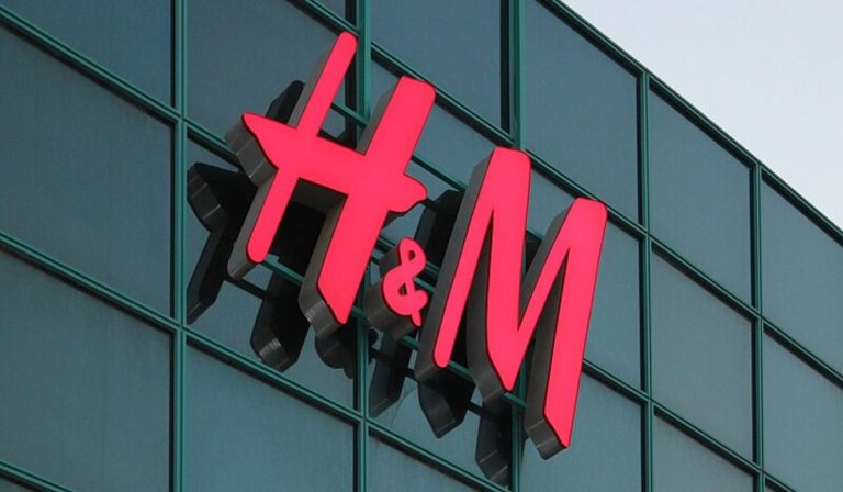 Caen acciones de H&M tras presentación de resultados y renuncia de CEO