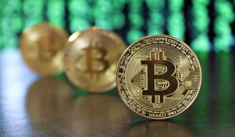 Primer ETF de bitcoin comenzó a cotizar en EE. UU.; sube 20 %