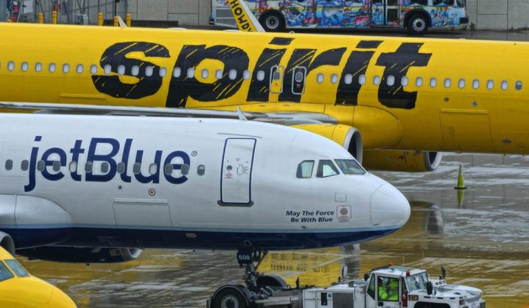 Juez de EE. UU. niega a JetBlue la compra de Spirit Airlines