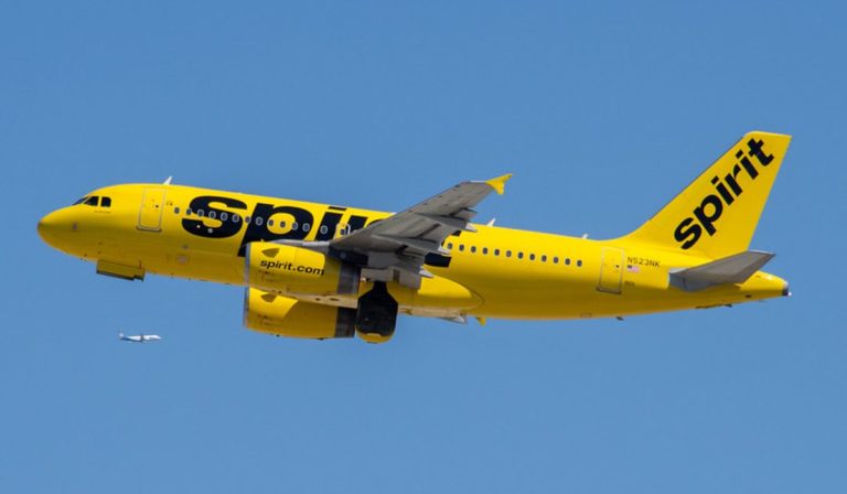 Spirit Airlines sube expectativas de capacidad para 2024; insistirá en acuerdo con JetBlue