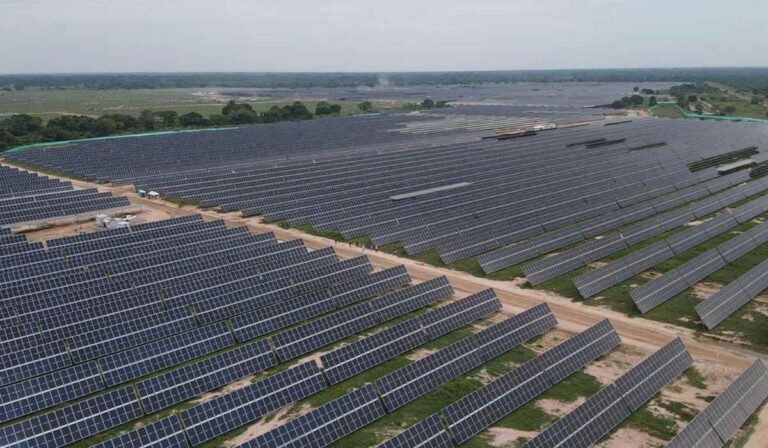 Inauguran el parque de energía solar más grande de Colombia: La Loma de Enel