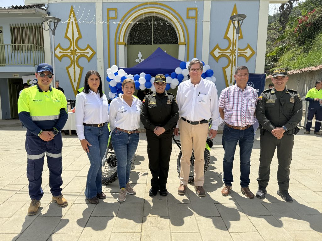 Representantes de Policía de Marmato, Alcaldía de Marmato y Aris Mining